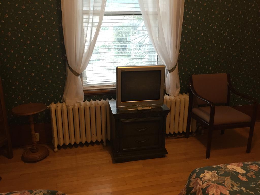 Le Petit Chateau Montebello B&B 객실 사진
