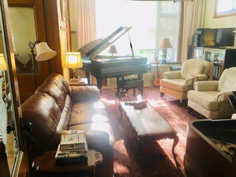 Le Petit Chateau Montebello B&B 외부 사진
